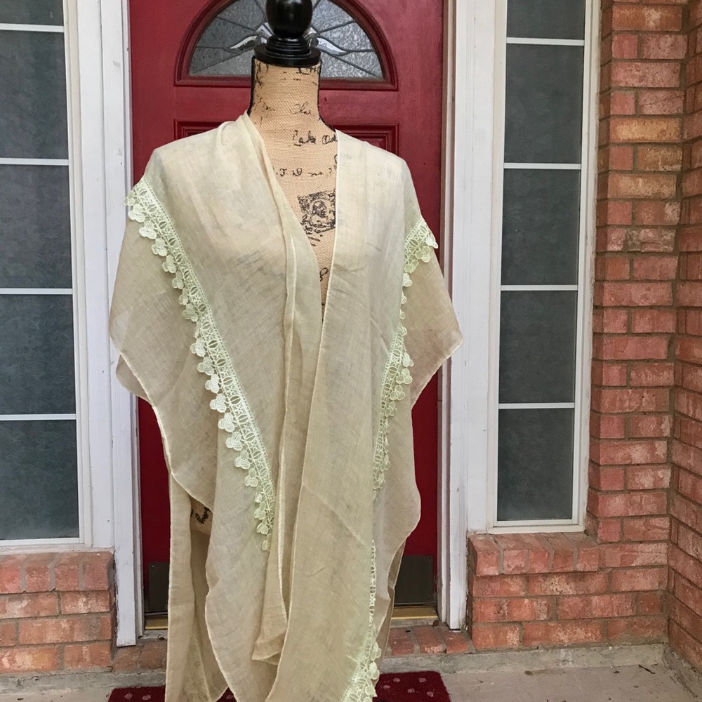 New Bohemian Lace Embroidered Kimono, very light weight. Also worn as cover up.